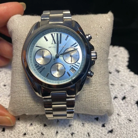 Michael Kors | Accessories | Michael Kors Womens Bradshaw  display picture 2